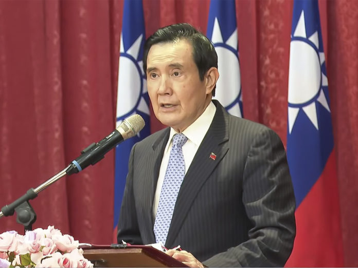 馬英九表態力挺全民調，獲得韓國瑜支持背書，在藍營內部激起漫天風暴。（圖：國民黨提供）