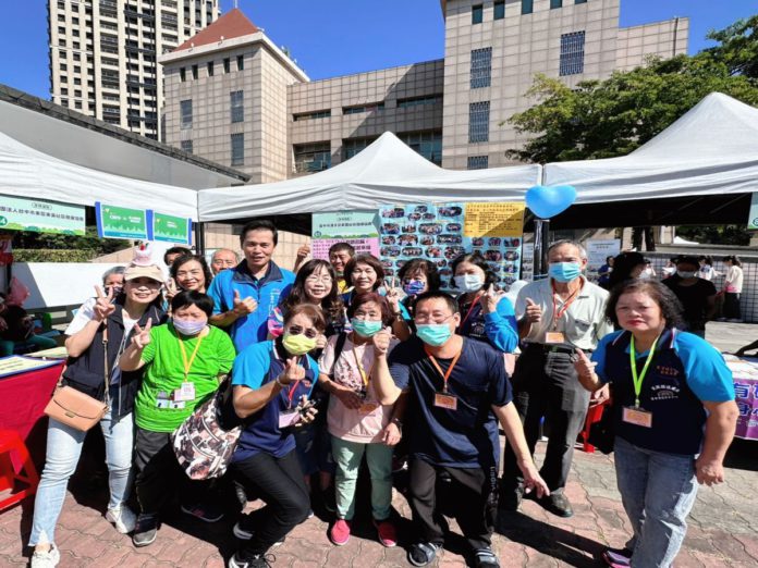中市社會局在豐樂公園舉辦國際身心障礙者嘉年華，展現身障者才藝，拉近和民眾的距離。（圖：中市府提供）