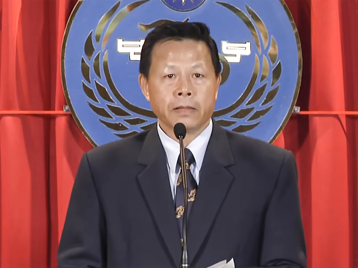 陸男駕艇登桃園插五星旗？　海巡署：影片非偽造調查中